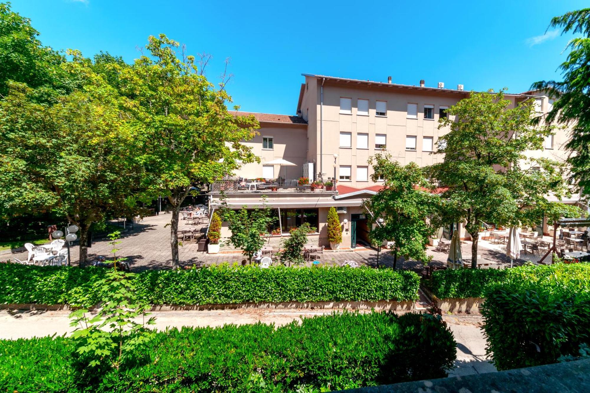 Hotel Falco D'Oro Tole Exterior foto