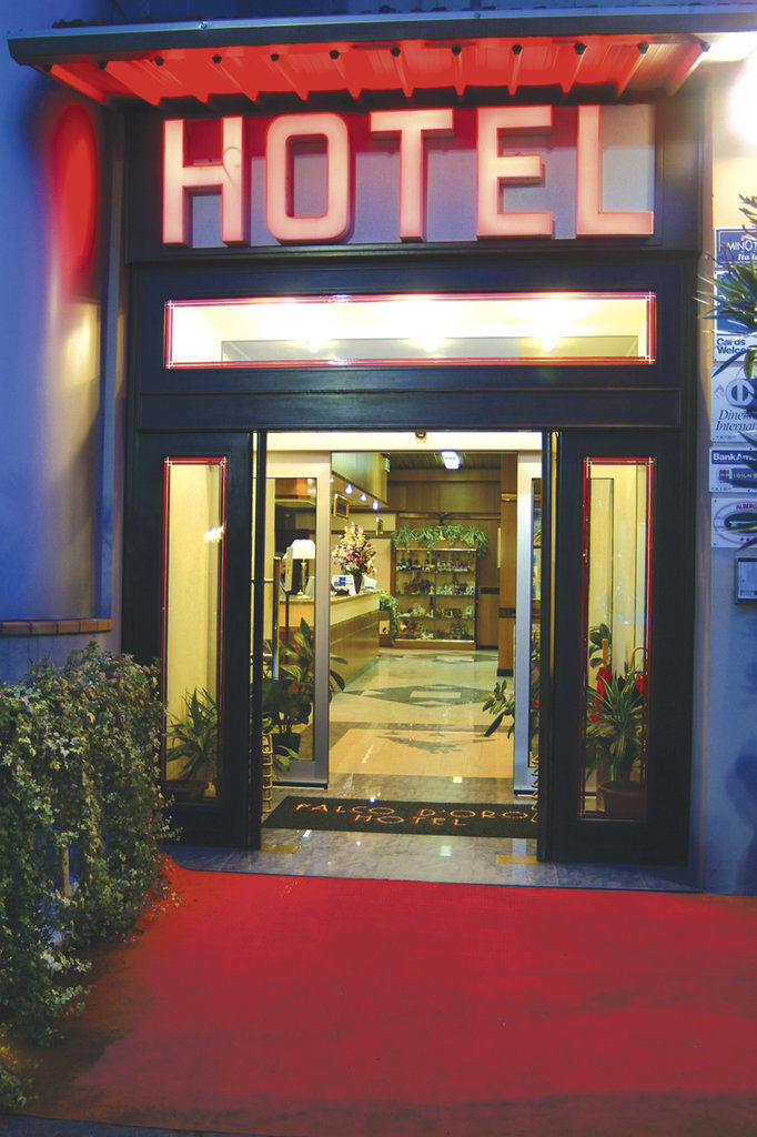 Hotel Falco D'Oro Tole Exterior foto