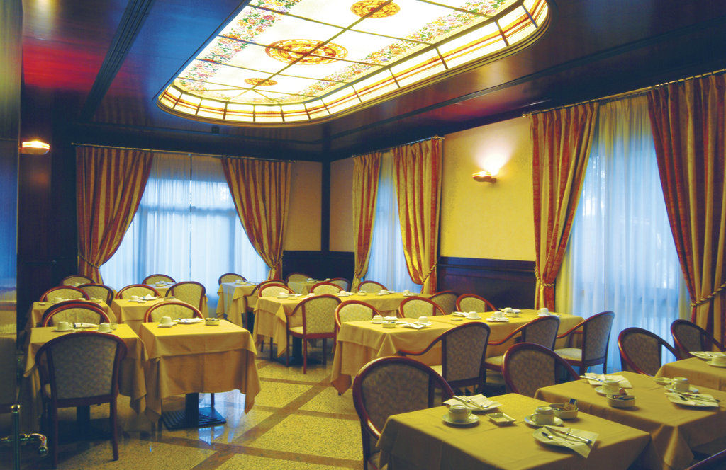 Hotel Falco D'Oro Tole Restaurant foto